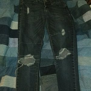 Ripped skinny jeans